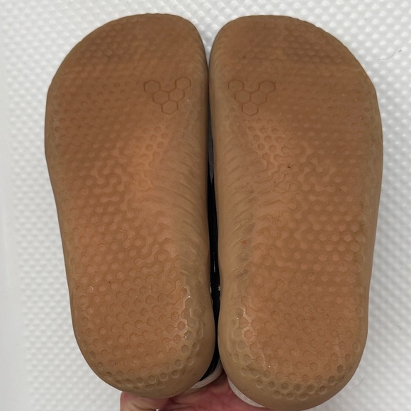 VivoBarefoot Black Gum Gobi Leather Sneakers - Picture 5 of 5